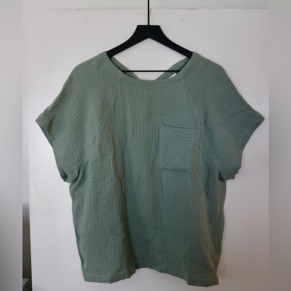 Madewell Linen Shirt Button Detail on Back